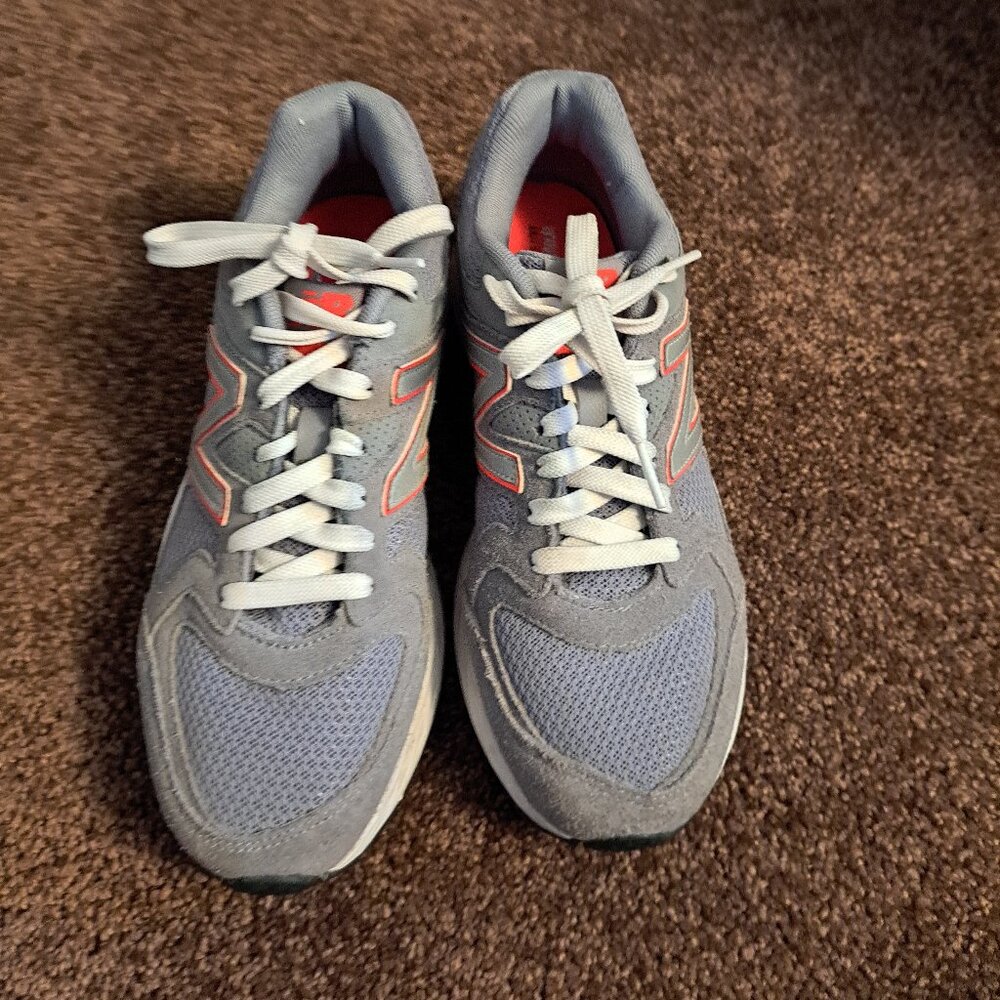 New Balance Comfort With Ortholite 795 V1 running shoes. Size 8 B (WE795GP1) - Picture 2 of 10